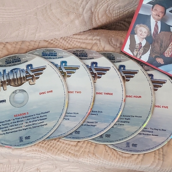 WINGS-THE COMPLETE 3RD & 4TH SEASONS - Picture 4 of 4